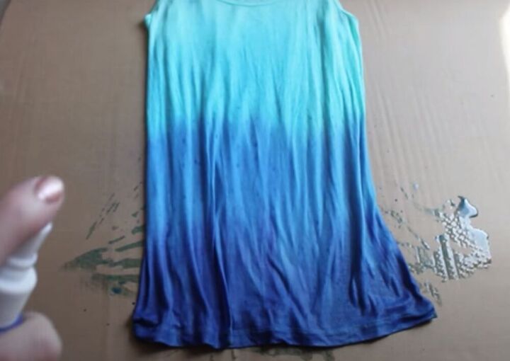 how to make a cute and easy diy dip dyed ombre shirt