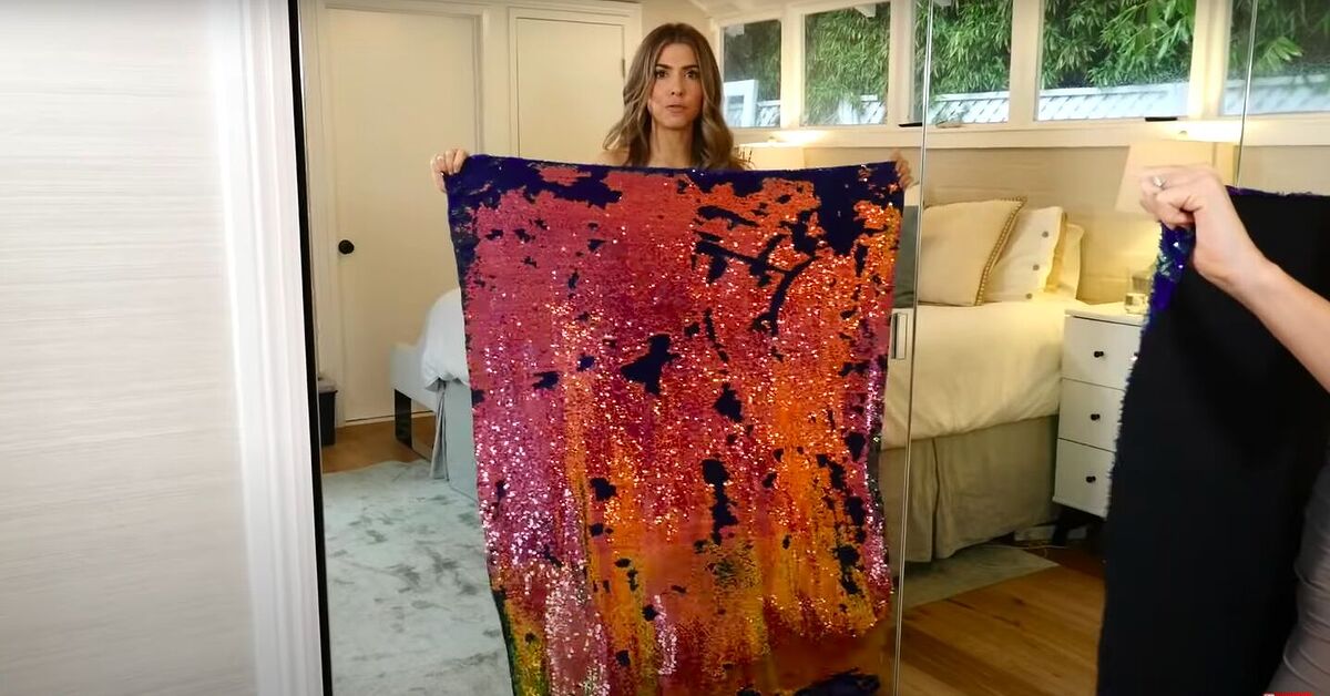 diy red carpet dress 30 Red Carpet Outfits That Look Like Halloween Costumes