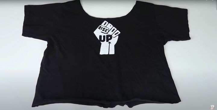 shirt upcycle ideas, How to crop a t shirt
