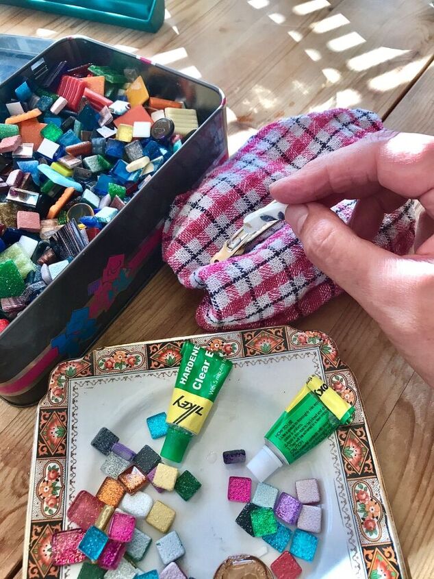 how to make colourful barrette hair clip from mosaic tiles, Glue clip