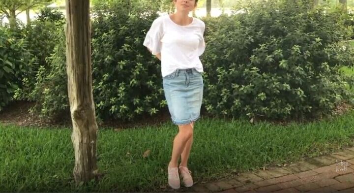 5 ways to style a white t shirt, How to style a plain white t shirt