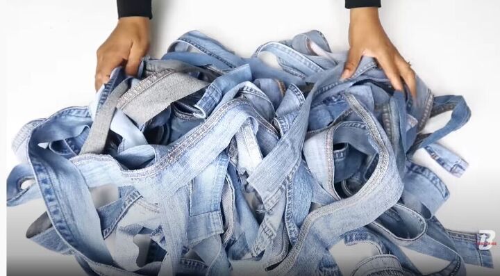 15 amazing ways you can easily alter and upcycle jeans, Denim scraps from jean upcycles