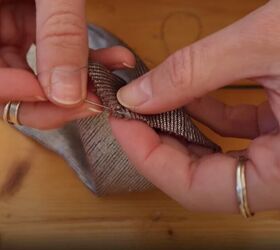 how to thrift flip, Make a stitch