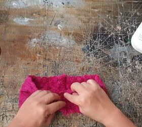 how to make your own scrunchies and bows, Fold your DIY hair scrunchie