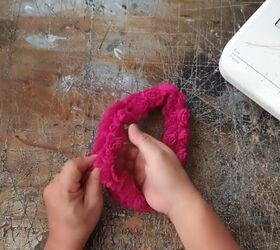 how to make your own scrunchies and bows, Pull your cord