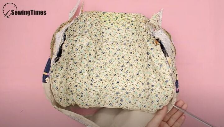 learn how to make a pretty boston bag, Create incisions