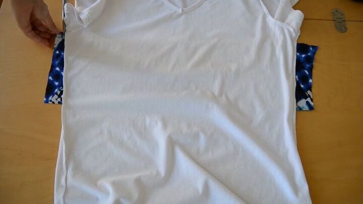 upcycle a boring t shirt into a cool modern one with this tutorial, easy DIY t shirt