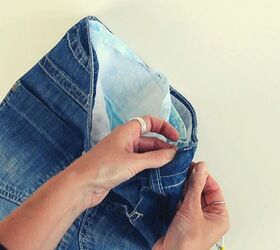 upcycle your old jeans into an adorable diy tote, Use the drop in method