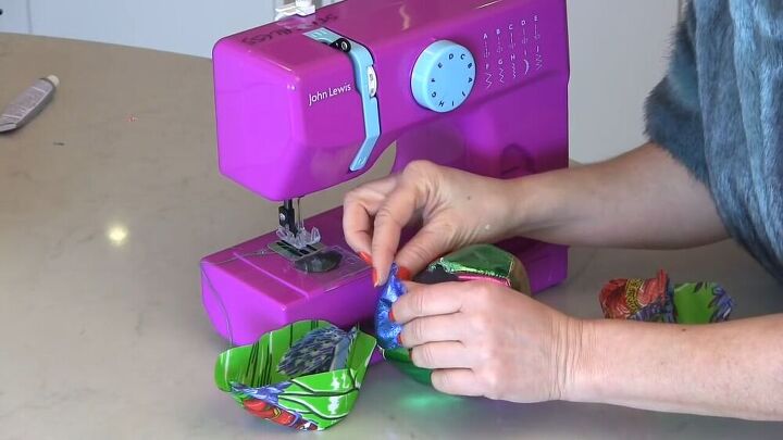 make a purse out of a ball with this tutorial, DIY purses and bags