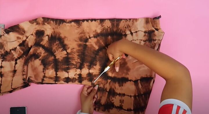 look like a million bucks with these 10 ways to upcycle t shirts, Cut the T shirt