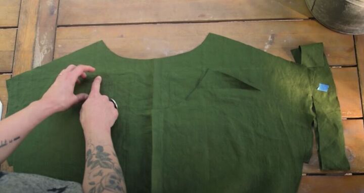 how to sew a shirt, Add stay stitching to the neckline