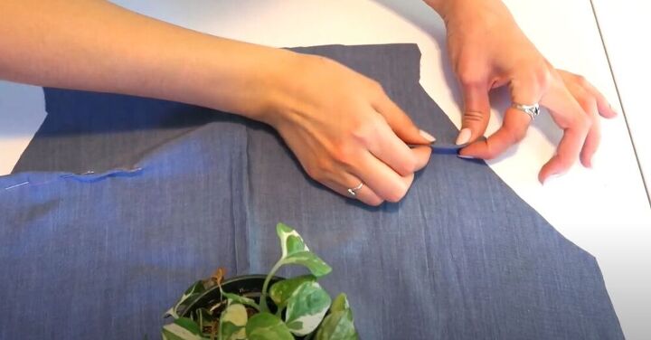 learn to diy a stunning simple summer dress, Pin the darts