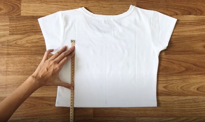 learn to make 3 stunning styles of open back crop tops, Draw two lines