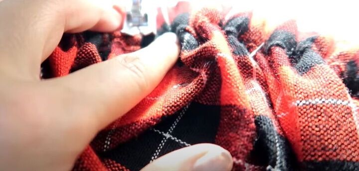 learn how to make a stunning red tartan skirt, Secure the elastic