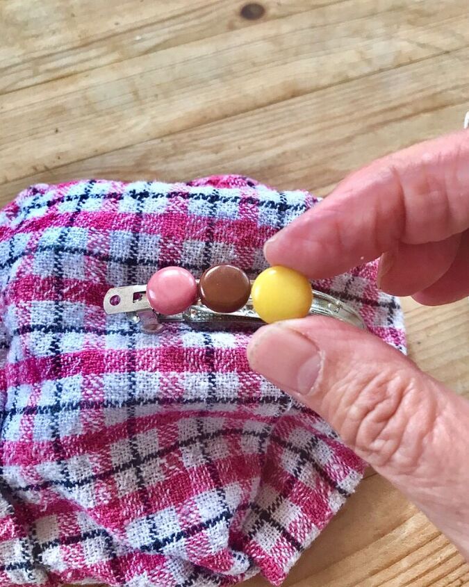 how to make a fun colourful hair barrette, Glue the bead