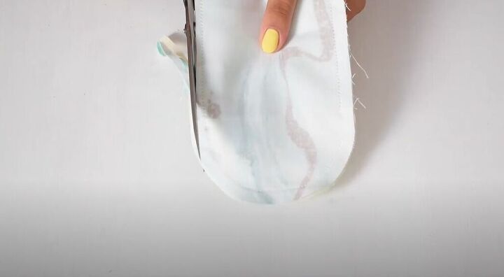 learn how to sew an adorable mini pouch for face masks, Cut the edges