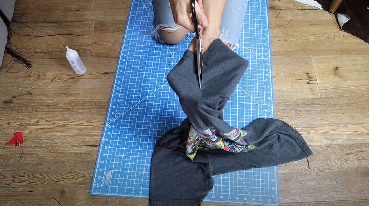 learn how to do 5 epic t shirt upcycles, Cut the underarm seam