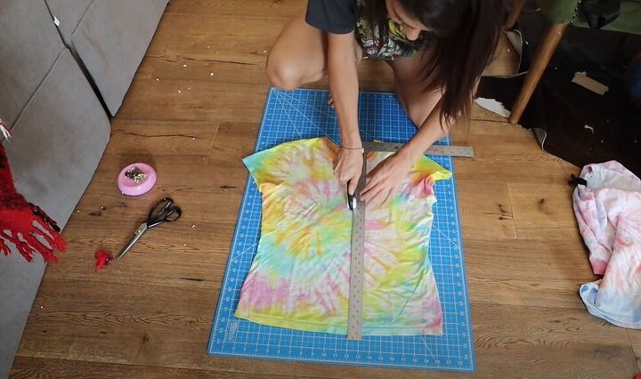 learn how to do 5 epic t shirt upcycles, Cut the shirts