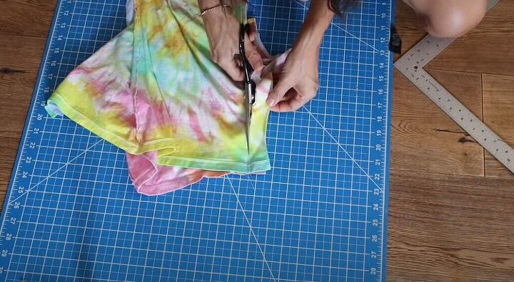learn how to do 5 epic t shirt upcycles, Cut excess material