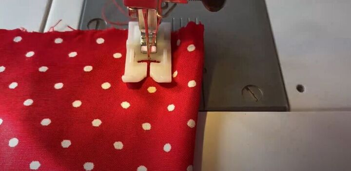make a super easy stunning wrap skirt, Sew the darts