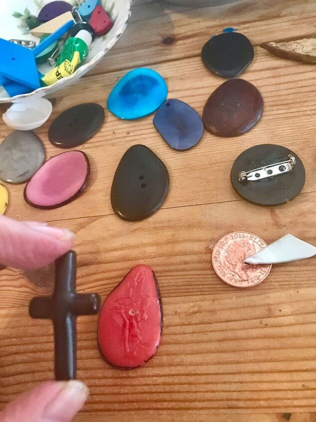 how to make some unique brooches from recycled jewellery, Glue Brooch together