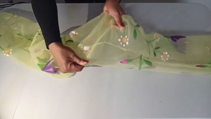 make an awesome ruffled shawl from scratch with this tutorial, Ruffle scarf tutorial