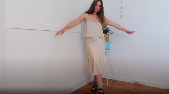check out my 10 item minimalist wardrobe, Wear in the summer