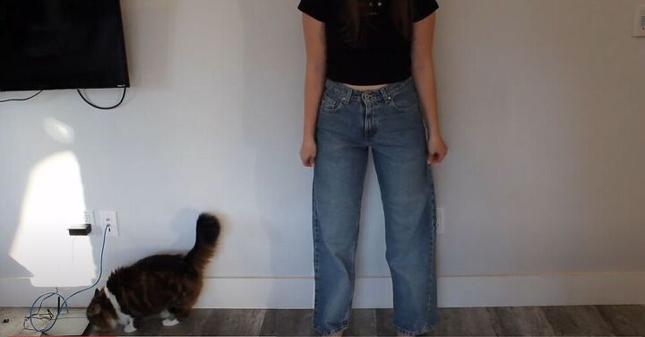 tips and tricks for upcycling your jeans in 10 minutes, Jeans thrift flip