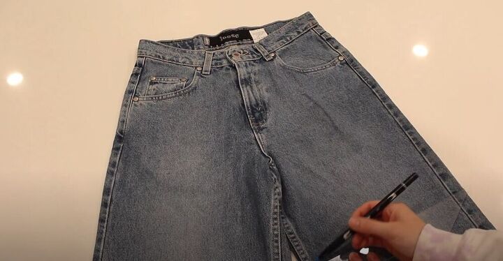 tips and tricks for upcycling your jeans in 10 minutes, DIY Bermuda shorts