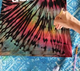 3 colorful reverse tie dye patterns you can try out at home, How to reverse tie dye a shirt with a graphic