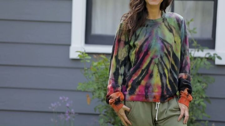 3 colorful reverse tie dye patterns you can try out at home, Sweatshirt dyed with bleach and powder
