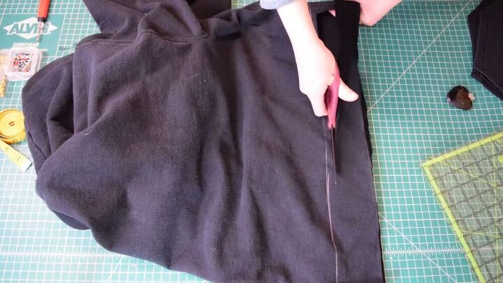see how i easily made my own cropped hoodie with a pocket, Crop top hoodie