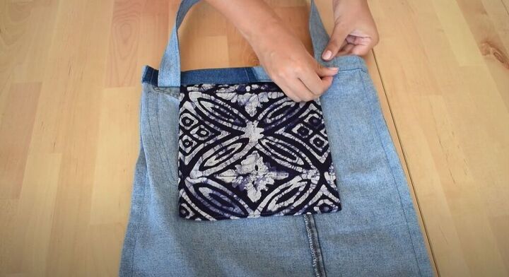 Check Out This DIY Denim Tote Bag | Upstyle