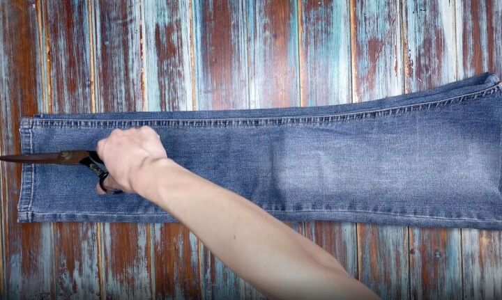 Turn a Regular Pair of Jeans Into Stylish DIY High-Waisted JeansHow to Make Jeans High-Waisted