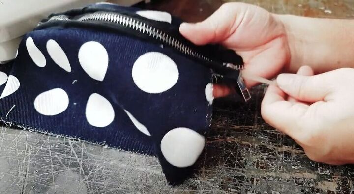 check out this gorgeous diy fanny pack bag, Insert the piping