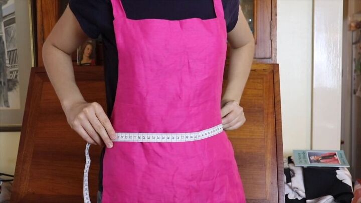 Using Apron Learn How to Easily Create an Apron With This Tutorial | Upstyle