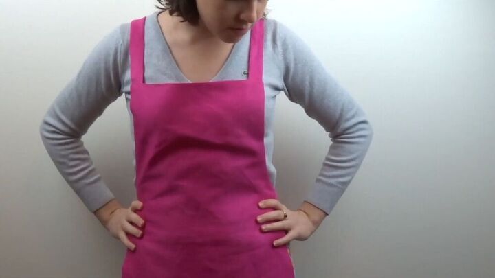 learn how to easily create an apron with this tutorial, How to make a homemade apron