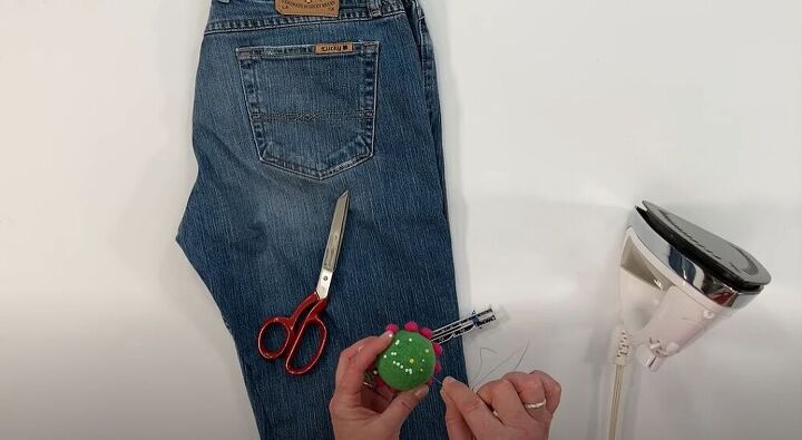 check out these diy cut off shorts, DIY cut off jeans shorts