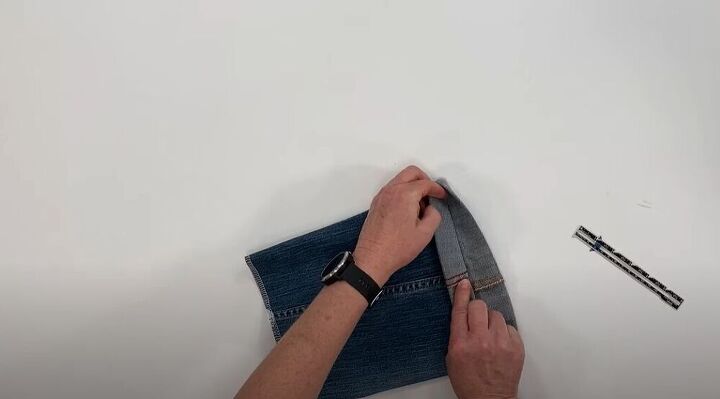 check out these diy cut off shorts, Fold over twice