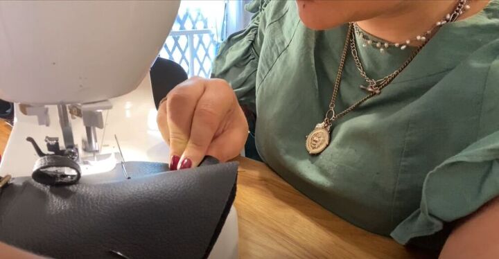 sleek dior inspired saddle bag pattern tutorial, Sewing DIY Dior saddle bag together