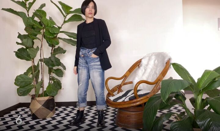 how to style mom jeans, Wear black
