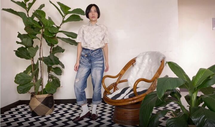 how to style mom jeans, Wear high socks