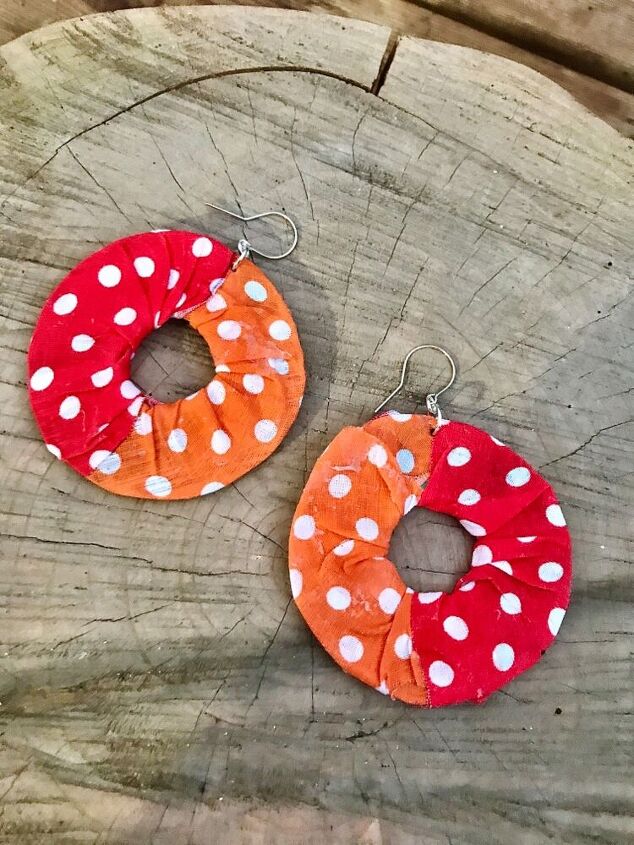 how to make some party earrings from cardboard and fabric, DIY earrings