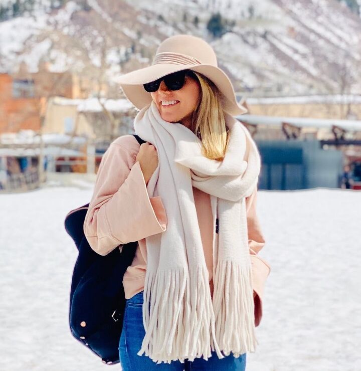11 gorgeous ways to style your scarves this winter, Off white oversized scarf