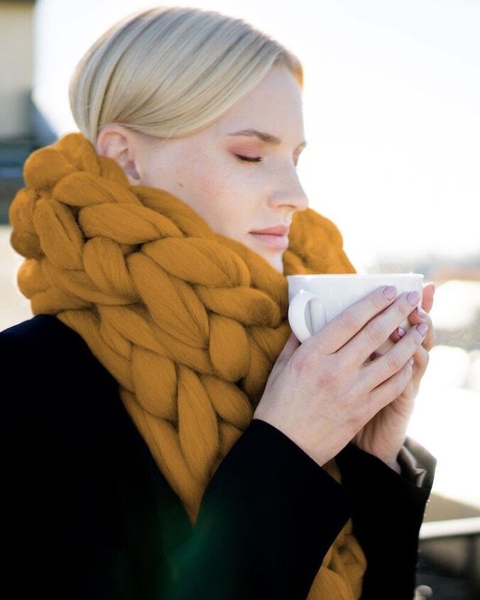 11 gorgeous ways to style your scarves this winter, Arm knitting scarf