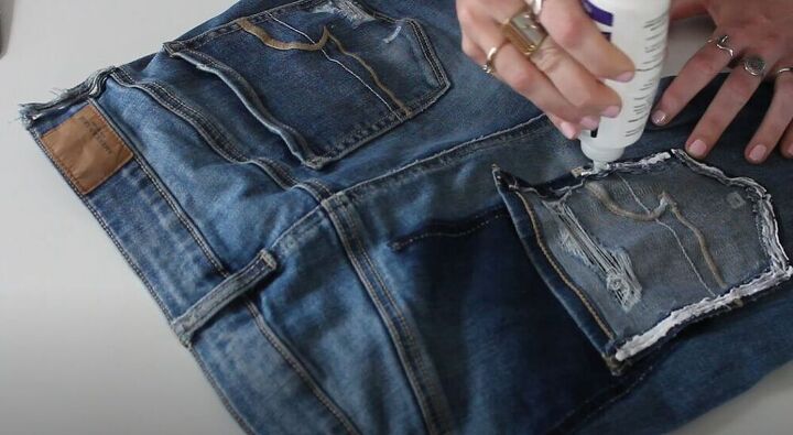 diy 3 different jean trends, Glue on the pockets
