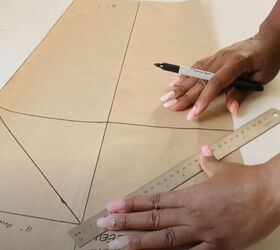 learn the tricks to sewing a stylish leg of mutton sleeve, Draw diagonal lines