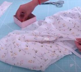 refashion a bedsheet into a 3 layer ruffle skirt, Attach the zipper