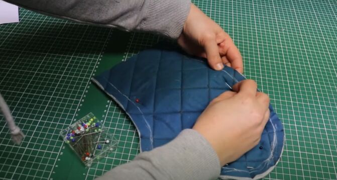 how to make oven mitts, Pin the front and back