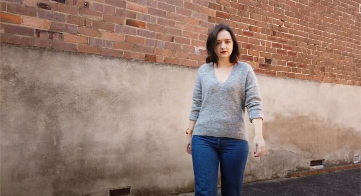 how to style a loose knit sweater, Don t emphasize the hips